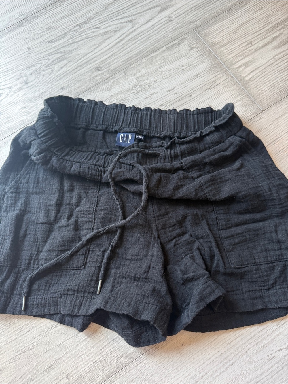 GAP Black Drawstring Linen-Blend Shorts